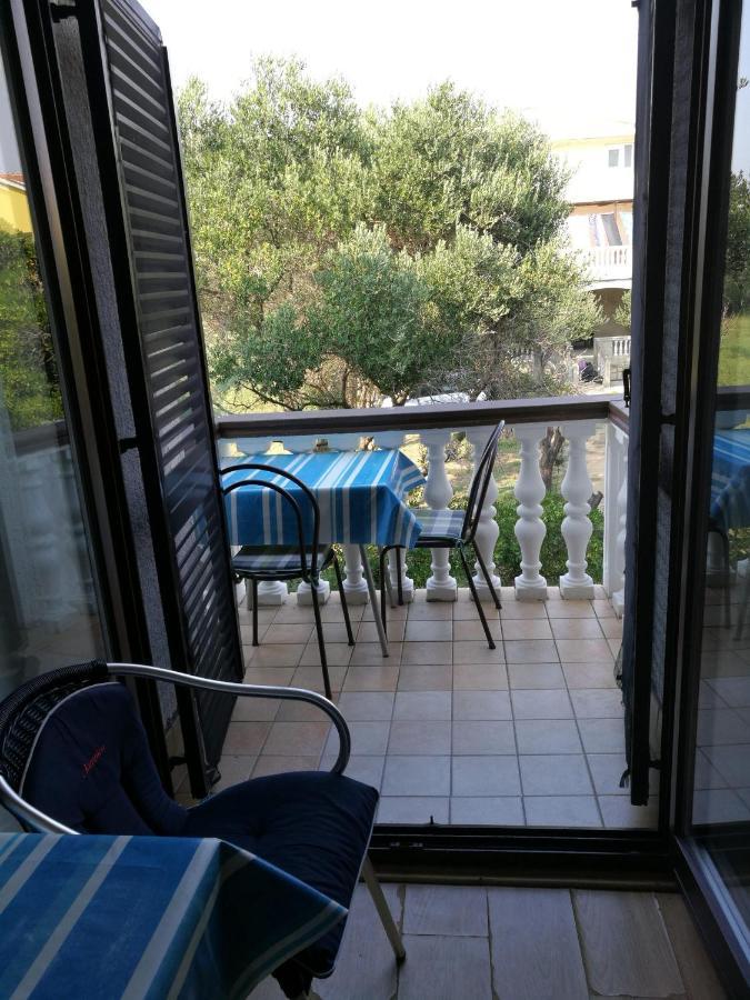 Apartments Mint Povljana - 50M From Sandy Beach Екстер'єр фото