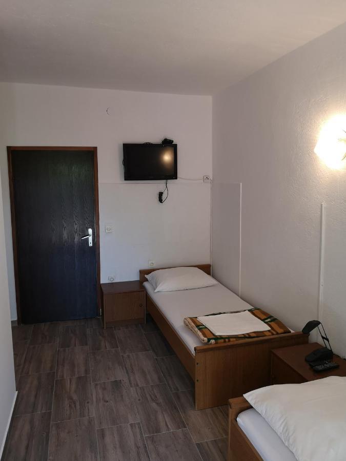 Apartments Mint Povljana - 50M From Sandy Beach Екстер'єр фото