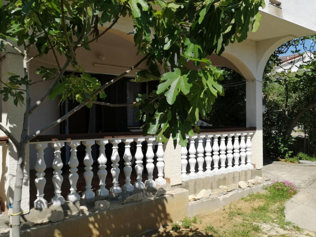 Apartments Mint Povljana - 50M From Sandy Beach Екстер'єр фото