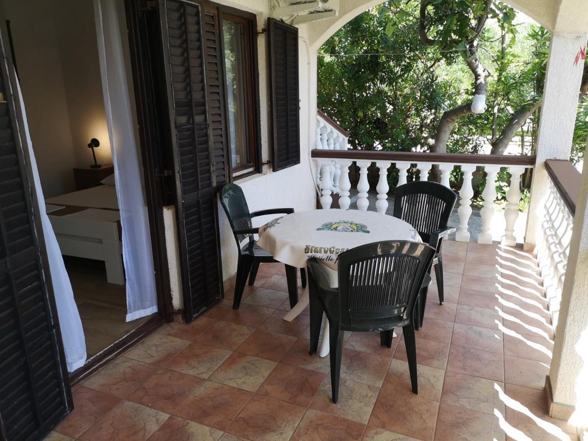 Apartments Mint Povljana - 50M From Sandy Beach Екстер'єр фото